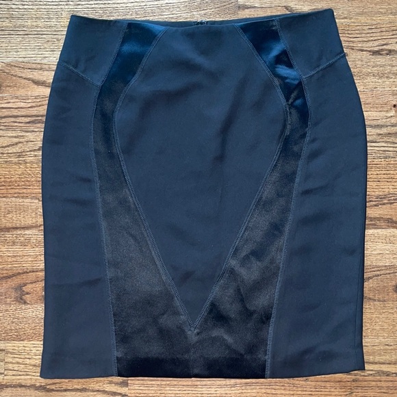 SANDRA ANGELOZZI BLACK FORMAL FIGURE ACCENT SKIRT - Picture 5 of 11